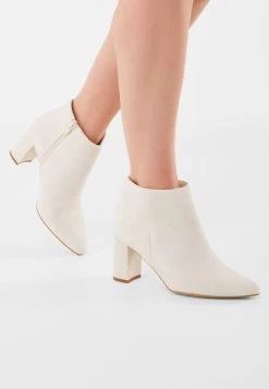 Fiarucci Bridal Anissa Bruidsschoenen 13 Fiarucci Bridal Anissa Bruidsschoenen -Droom Trouwjurk anissa off white