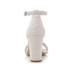 Fiarucci Bridal Emylia Bruidsschoenen 12 Fiarucci Bridal Emylia Bruidsschoenen -Droom Trouwjurk emilya off white suede leather pearls 6