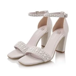 Fiarucci Bridal Emylia Bruidsschoenen 13 Fiarucci Bridal Emylia Bruidsschoenen -Droom Trouwjurk emilya off white suede leather pearls 7