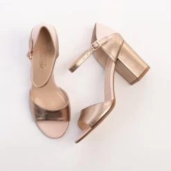 Content Flora Bruidsschoenen Rose 8 Content Flora Bruidsschoenen Rose -Droom Trouwjurk mc flora rose 3