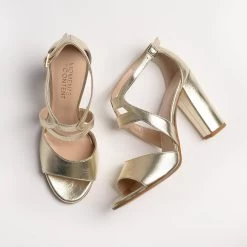 Content Magnolia Champagne Bruidsschoenen -Droom Trouwjurk moments by content magnolia champagne 3