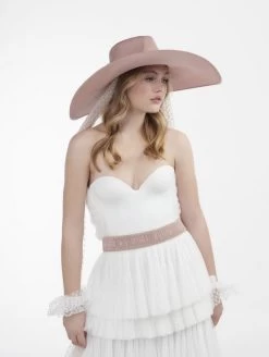 Poirier HT-103-Pink Hoed -Droom Trouwjurk poirier ht 103 pink hat 4