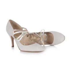 Rachel Simpson Bruidsschoenen Octavia 7 Rachel Simpson Bruidsschoenen Octavia -Droom Trouwjurk rss octavia pair lying down 360x 1