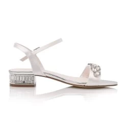 Rainbow Club Sifra Bruidsschoenen 11 Rainbow Club Sifra Bruidsschoenen -Droom Trouwjurk sifra ivory satin silver bejewelled 3