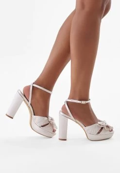 Fiarucci Bridal Trellis Bruidsschoenen -Droom Trouwjurk trellis champagne plisse 2