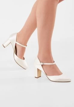 Rainbow Club Yasmin Bruidsschoenen 9 Rainbow Club Yasmin Bruidsschoenen -Droom Trouwjurk yasmin ivory satin